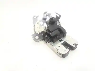 Pièce détachée automobile d'occasion COFFRE / SERRURE DE PORTE pour SKODA FABIA  Références OEM IAM 8R0827050A  