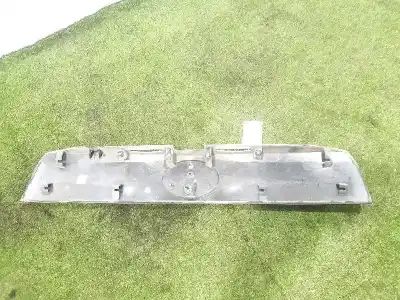 Second-hand car spare part rear decorative moulding for toyota prius (nhw30) plug-in hybrid advance oem iam references 7680147170