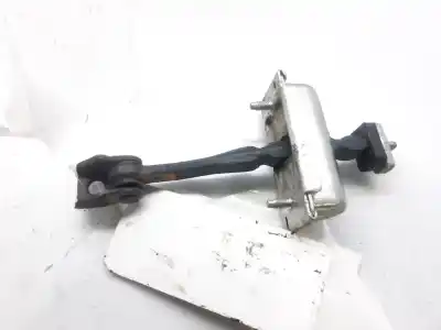 Pièce détachée automobile d'occasion retenue de porte pour opel corsa e business références oem iam 13180682  