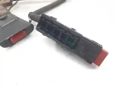 Second-hand car spare part left front seat belt buckle for opel corsa c furgoneta/hatchback (x01) 1.2 16v (f08, w5l) oem iam references 561016503c