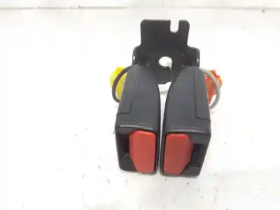 Gebrauchtes Autoersatzteil gürtelhaken hinten links zum volvo v40 cross country plus 120 cv / 88 kw oem-iam-referenzen 31377484
