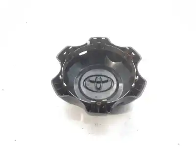 Second-hand car spare part hub caps for toyota hilux viii 2.4 d oem iam references 4260b0k100  
