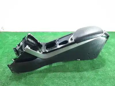 Автозапчасти б/у центральный подлокотник за hyundai i40 i cw (vf) 1.7 crdi ссылки oem iam 846203z000  