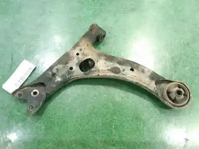 Автозапчасти б/у ПЕРЕДНИЙ ПРАВЫЙ НИЖНИЙ РЫЧАГ ПОДВЕСКИ за TOYOTA COROLLA (E12)  ссылки OEM IAM 4806812260  