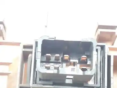 Peça sobressalente para automóvel em segunda mão botão / interruptor elevador vidro traseiro esquerdo por kia sorento 2.5 crdi concept referências oem iam 935803e200bl