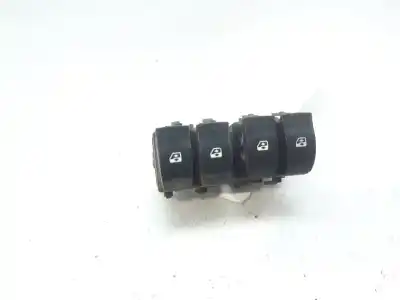 Pièce détachée automobile d'occasion COMMANDE DE LÈVE VITRE AVANT GAUCHE pour RENAULT SCENIC II  Références OEM IAM 8200107772  
