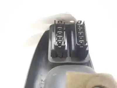 Second-hand car spare part left front power window switch for renault scenic (ja..) 1.9 dci authentique oem iam references 7700431172  