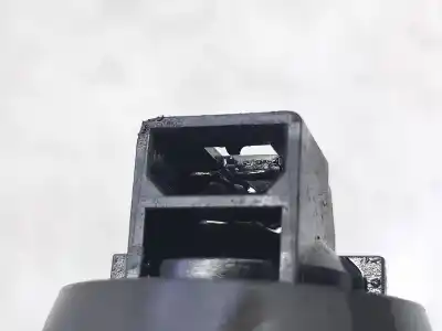 Peça sobressalente para automóvel em segunda mão injetor por seat leon (1p1) reference referências oem iam 038130073  