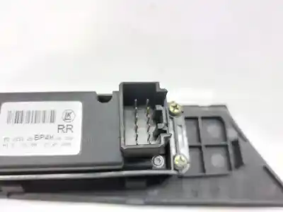 Peça sobressalente para automóvel em segunda mão botão / interruptor elevador vidro traseiro direito por mazda 3 berlina (bk) 1.6 cd diesel cat referências oem iam bp4k66380