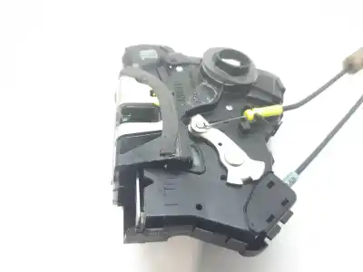 Second-hand car spare part left front door lock for toyota corolla (_e12_) 1.4 d (nde120_) oem iam references 6904012510