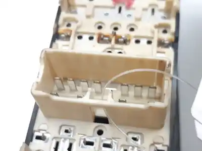 Pezzo di ricambio per auto di seconda mano interruttore alzacristalli anteriore sinistro per daewoo lanos s riferimenti oem iam 612w10010