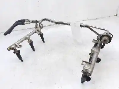Автозапчасти б/у рампа инжектора за audi a4 b6 avant (8e5) 3.0 ссылки oem iam 06c133681j  