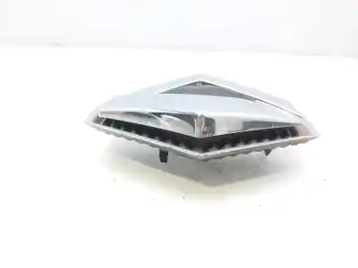 Second-hand car spare part front badge for renault megane ii sedán (lm0/1_) 1.5 dci (lm0f, lm0t, lm2b) oem iam references 8200115115
