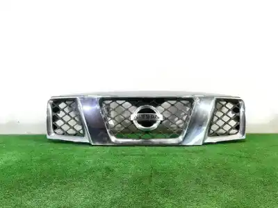Second-hand car spare part front grille for nissan navara pick-up (d40m) double cab se 4x4 oem iam references 62310eb00a  
