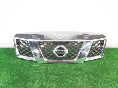 Second-hand car spare part front grille for nissan navara pick-up (d40m) double cab se 4x4 oem iam references 62310eb00a  
