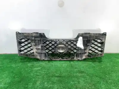 Second-hand car spare part front grille for nissan navara pick-up (d40m) double cab se 4x4 oem iam references 62310eb00a  