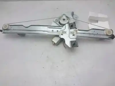 Second-hand car spare part passenger side right window regulator for dacia duster laureate 4x2 oem iam references 8200733825  