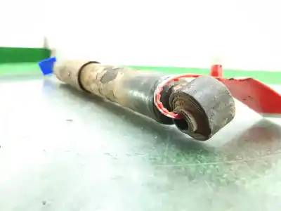 Second-hand car spare part right rear shock absorber for kia sorento 2.5 crdi concept oem iam references 553003e022