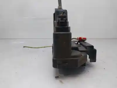 Second-hand car spare part front right door lock for ssangyong rodius xdi oem iam references 7122021004  