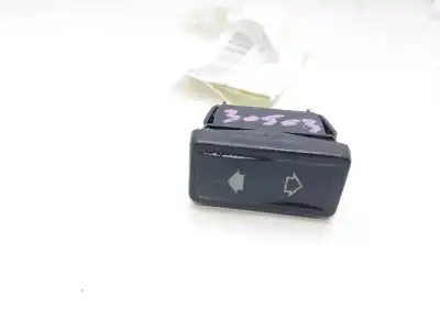 Pièce détachée automobile d'occasion COMMANDE DE LÈVE VITRE AVANT DROIT pour CITROEN SAXO  Références OEM IAM 6552R4  