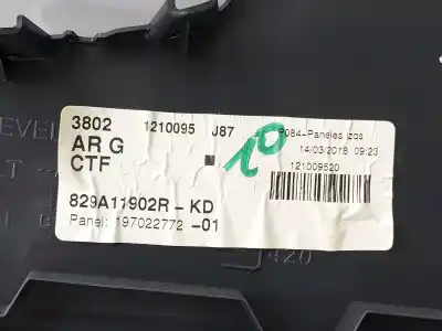 Pezzo di ricambio per auto di seconda mano rivestimento portiera posteriore sinistra per renault captur zen riferimenti oem iam 829a11902r  