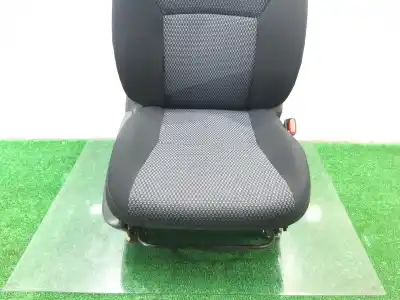Peça sobressalente para automóvel em segunda mão assento dianteiro direito por toyota auris active referências oem iam 7201002290  