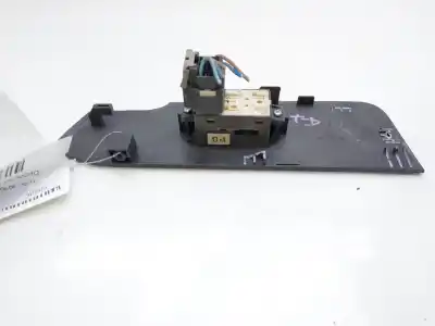 Peça sobressalente para automóvel em segunda mão botão / interruptor elevador vidro traseiro direito por chevrolet captiva 2.0 vcdi lt referências oem iam 201003484