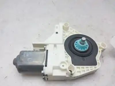 Автозапчасти б/у МОТОР ЗАДНЕГО ПРАВОГО СТЕКЛА за AUDI A1 (8X1, 8XK)  ссылки OEM IAM 8K0959811A  