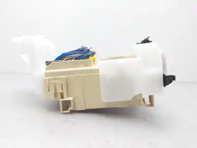 Pezzo di ricambio per auto di seconda mano scatola relè/fusibili per lexus nx (az10) 300h 2wd 155 cv / 114 kw riferimenti oem iam 8273078020