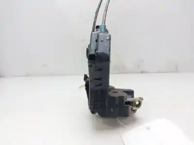 Peça sobressalente para automóvel em segunda mão fechadura da porta dianteira esquerda por toyota auris sport referências oem iam 6904002210