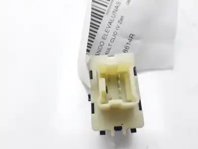 Pezzo di ricambio per auto di seconda mano interruttore alzacristalli anteriore destro per renault clio iv zen 89 cv / 66 kw riferimenti oem iam 254218614r  