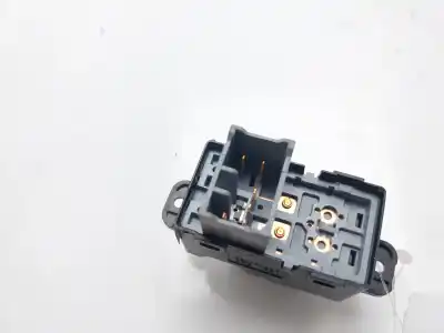 Peça sobressalente para automóvel em segunda mão BOTÃO / INTERRUPTOR ELEVADOR VIDRO TRASEIRO DIREITO por SSANGYONG TIVOLI  Referências OEM IAM 8585035000  