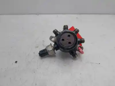 Pezzo di ricambio per auto di seconda mano RAMPA INIETTORI per RENAULT MEGANE II SEDÁN (LM0/1_)  Riferimenti OEM IAM 8200057345  