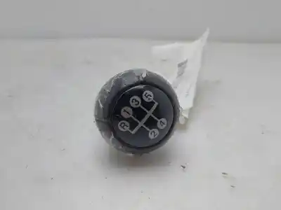 Pezzo di ricambio per auto di seconda mano POMELLO DELLA LEVA DEL CAMBIO per OPEL ASTRA G BERLINA  Riferimenti OEM IAM 5738737  