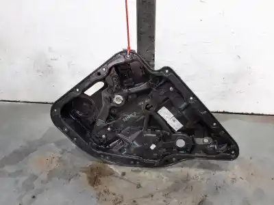 Peça sobressalente para automóvel em segunda mão ELEVADOR DE VIDROS TRASEIRO DIREITO por MERCEDES-BENZ CLASE C (W205) LIM.  Referências OEM IAM A2057308004  