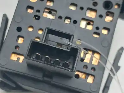 Pezzo di ricambio per auto di seconda mano comando pulito per opel corsa c essentia riferimenti oem iam 09185413