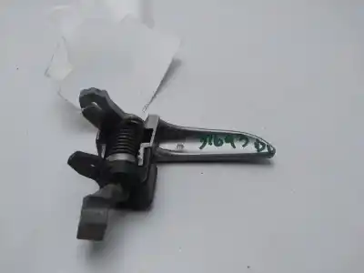 Second-hand car spare part interior left front handle for mazda 3 berlina (bk) 1.6 vvt active oem iam references d35059330e02  