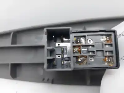 Second-hand car spare part right front power window switch for daewoo lacetti sx oem iam references 621w04790  