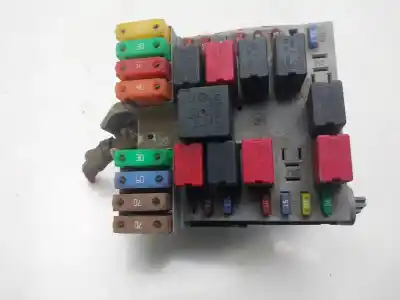 Pezzo di ricambio per auto di seconda mano scatola relè/fusibili per lancia ypsilon (101) 1.3 16v multijet argento riferimenti oem iam 51724721  