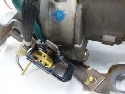 Pezzo di ricambio per auto di seconda mano PIANTONE DELLO STERZO per RENAULT CLIO II FASE II (B/CB0)  Riferimenti OEM IAM 8200091805  