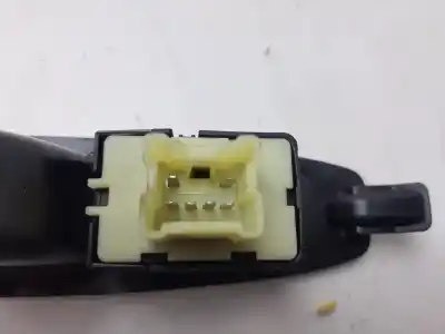 Second-hand car spare part rear left power window switch for renault captur zen 150 cv / 110 kw oem iam references 829614619r  