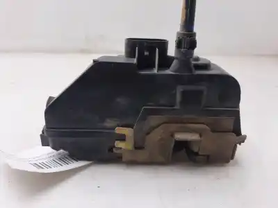 Second-hand car spare part LEFT FRONT DOOR LOCK for RENAULT MEGANE II CLASSIC BERLINA  OEM IAM references 8200027776  