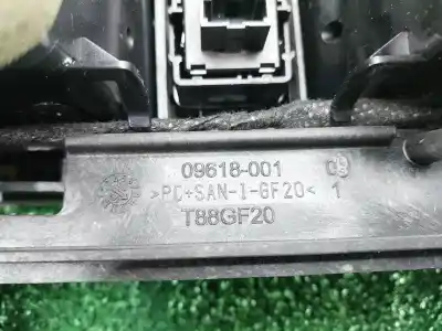 Автозапчасти б/у аэрационная решетка за audi a4 b9 (8w2, 8wc) 40 tdi ссылки oem iam 09618001  