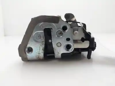 Автозапчастина б/у замок заднього правого дверя для toyota corolla (e15) luna посилання на oem iam 2c7103121  