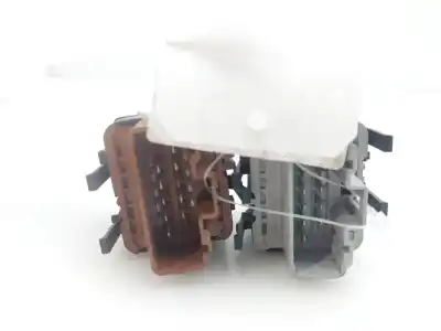 Second-hand car spare part left front power window switch for renault scenic ii confort expression oem iam references 8200243559  