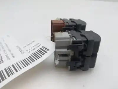 Second-hand car spare part left front power window switch for renault scenic ii confort expression oem iam references 8200243559  