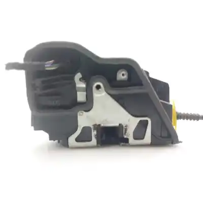 Second-hand car spare part front right door lock for bmw x3 (e83) 2.0d oem iam references 51217202146  