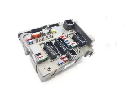 Pièce détachée automobile d'occasion BOITIER FUSIBLE BSM pour PEUGEOT 406 BERLINA (S1/S2)  Références OEM IAM 9644038680  