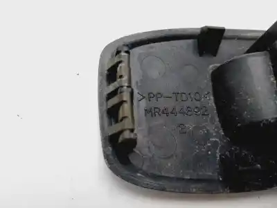 Peça sobressalente para automóvel em segunda mão botão / interruptor elevador vidro traseiro direito por mitsubishi montero (v60/v70) 3.2 di-d avance referências oem iam mr445659  