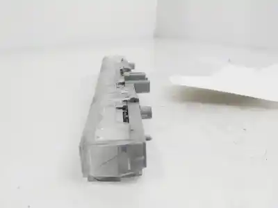 Peça sobressalente para automóvel em segunda mão farolim de travão central por toyota auris luna referências oem iam 8100612011